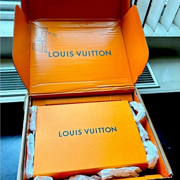 LV gift box, LV shipping box, ribbon, gift message envelope More sizes available - Picture 1 of 6